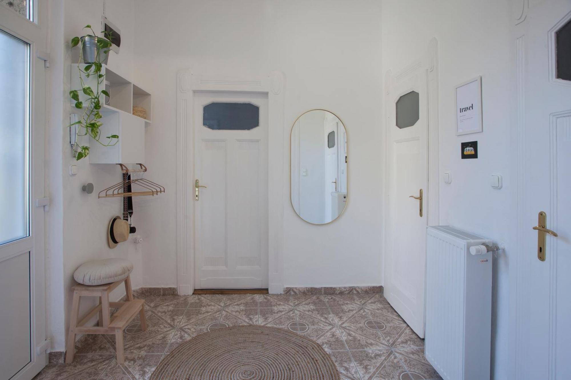 Plan A Apartment *